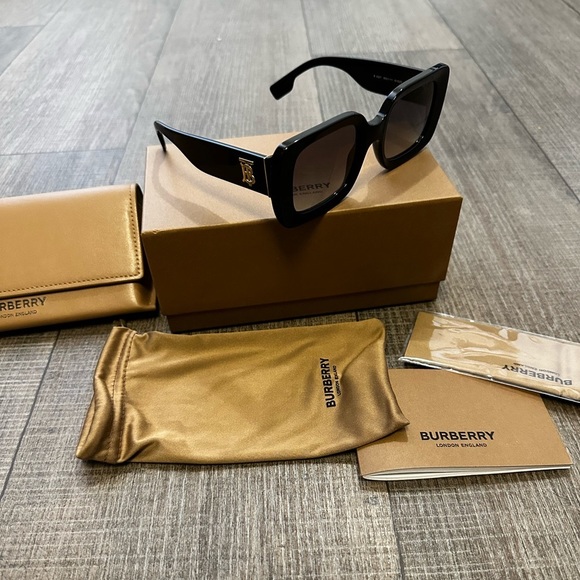 Burberry Accessories Burberry Delilah Sunglasses Poshmark